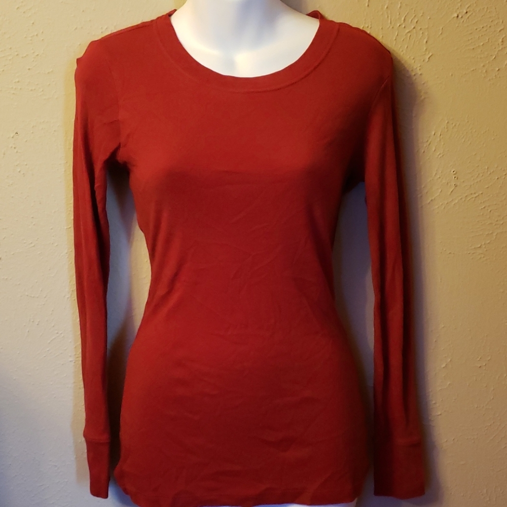 Burgundy Gap tee